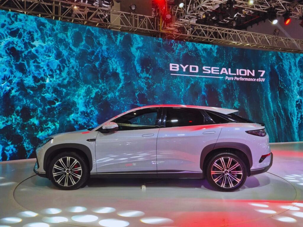 BYD Sealion 7