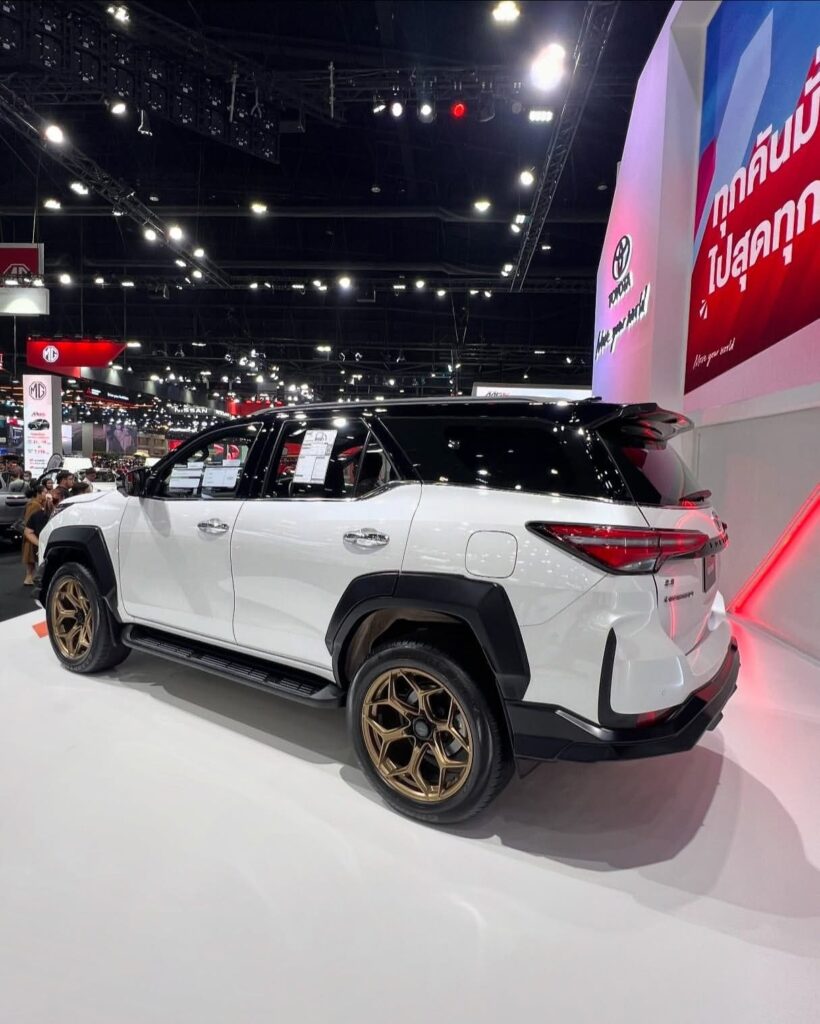 Toyota Fortuner Legender