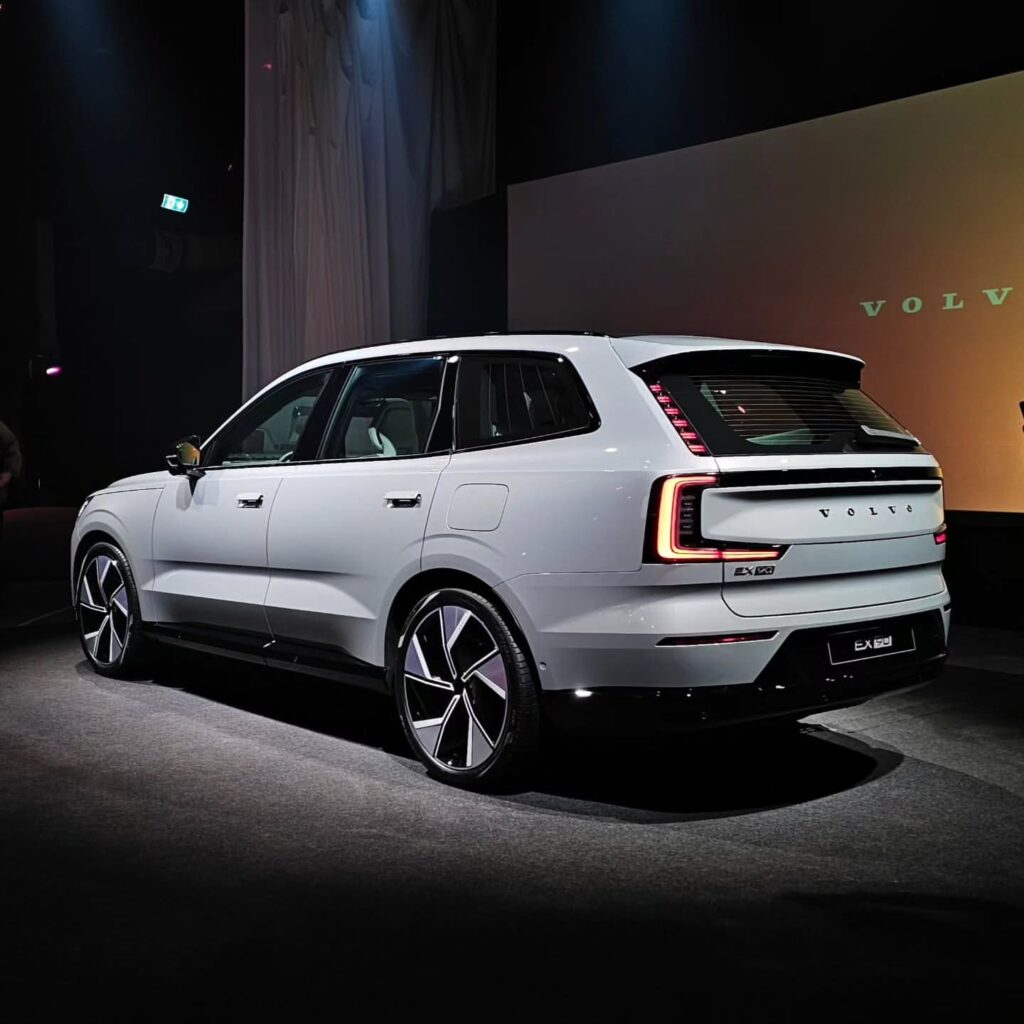 Volvo EX9