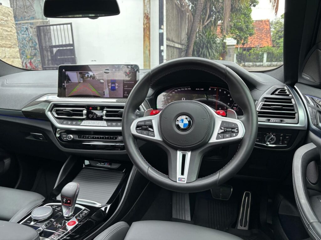  BMW i4 