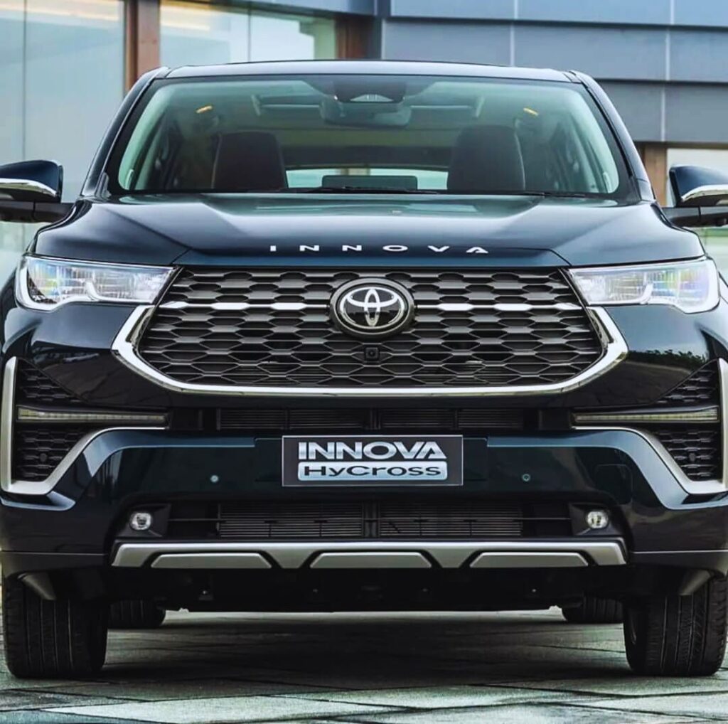 Toyota Innova Hycross