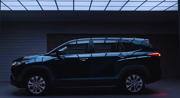 Innova Hycross